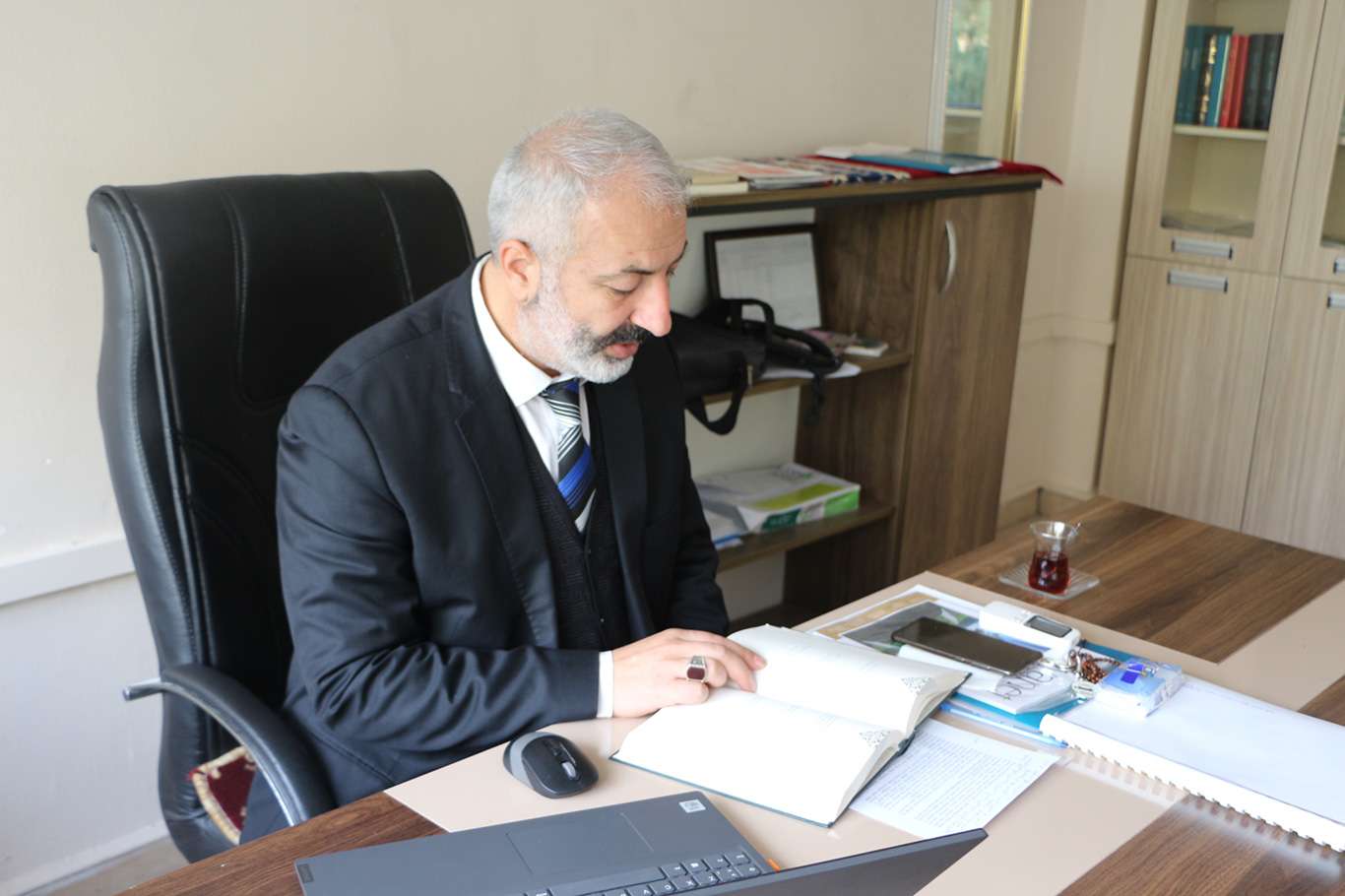 İsrafın ideolojiye dönüşen yüzü: Tüketim çılgınlığı ve lüks yaşama arzusu İsrafın ideolojiye dönüşen yüzü: Tüketim çılgınlığı ve lüks yaşama arzusu